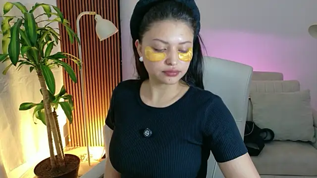 victoria   moon online show from April 2026 03:22:02 PM