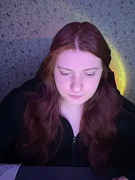 Snapshot of NicollVeys chatting on February 2026 03:10:01 PM NicollVeys online show from February 2026 03:10:01 PM