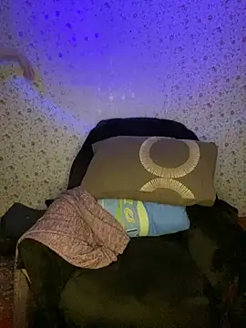 Snapshot of NicollVeys chatting on March 2026 04:24:01 PM NicollVeys online show from March 2026 04:24:01 PM