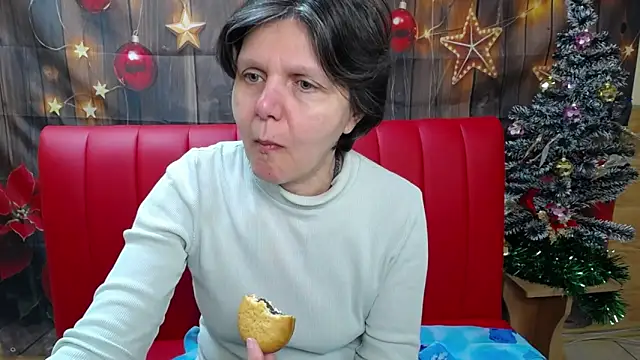 LunaDobra online show from January 2026 06:01:01 PM