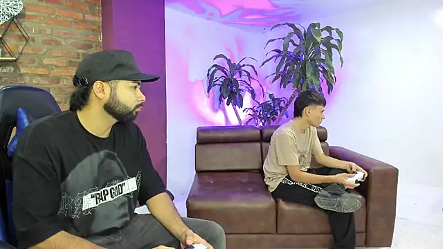 Snapshot of HotThreesoome chatting on December 2025 12:55:02 PM HotThreesoome online show from December 2025 12:55:02 PM