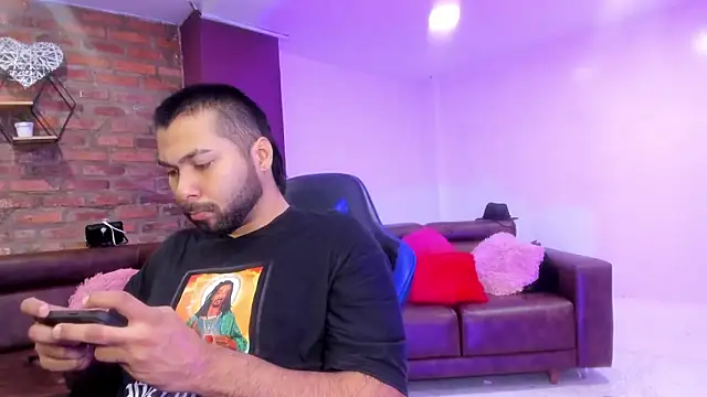 Snapshot of HotThreesoome chatting on January 2026 01:24:02 PM HotThreesoome online show from January 2026 01:24:02 PM