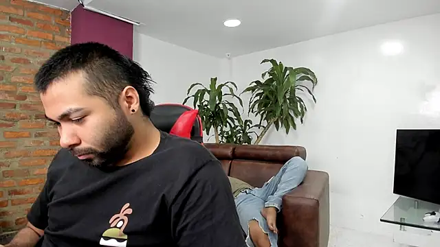 Snapshot of HotThreesoome chatting on January 2026 12:44:02 PM HotThreesoome online show from January 2026 12:44:02 PM