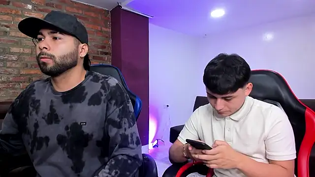 HotThreesoome online show from February 2026 12:17:01 PM