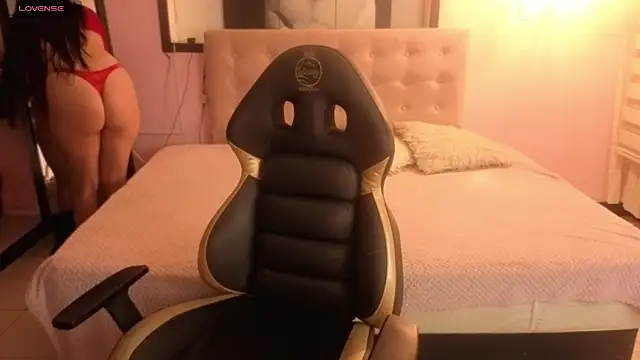 Sara valderrama  online show from April 2026 01:20:01 PM