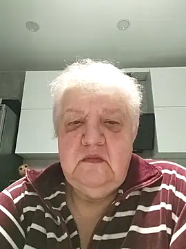 Snapshot of HapinessLovee chatting on December 2025 05:04:02 AM HapinessLovee online show from December 2025 05:04:02 AM