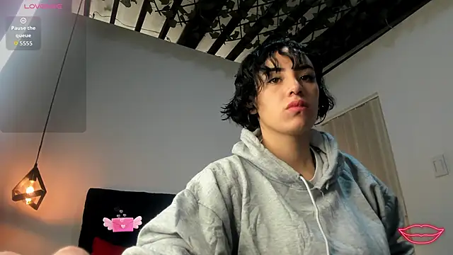 Kiara Fox   online show from February 2026 01:27:02 PM