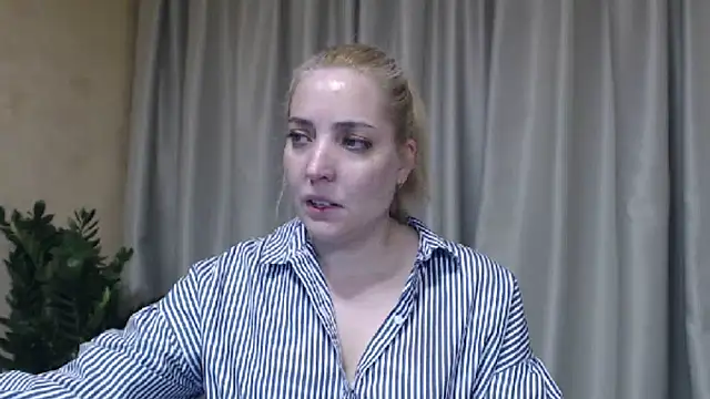 Snapshot of sweetpussy chatting on May 2026 03:50:02 PM sweetpussy online show from May 2026 03:50:02 PM