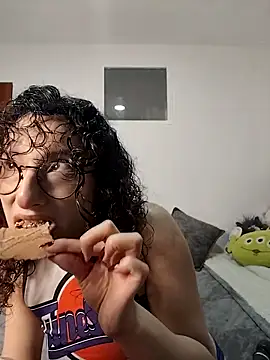 Snapshot of little__ammy chatting on February 2026 02:16:01 AM little ammy online show from February 2026 02:16:01 AM