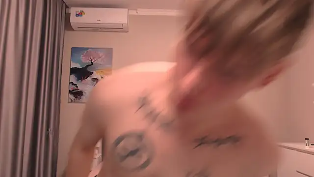 Fredd Xanders online show from December 2025 05:20:01 PM