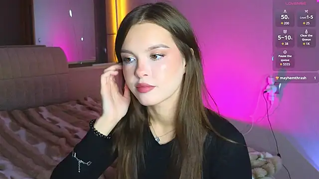 MoonJoyce online show from December 2025 03:09:02 PM