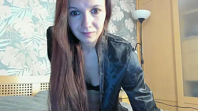 Snapshot of OliviaMuur chatting on December 2025 05:28:02 PM OliviaMuur online show from December 2025 05:28:02 PM