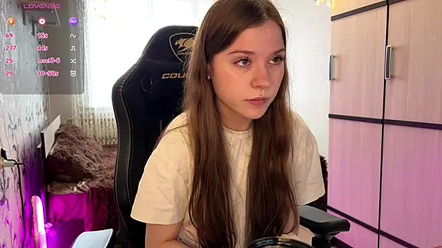 GayleLuu online show from December 2025 10:42:01 AM