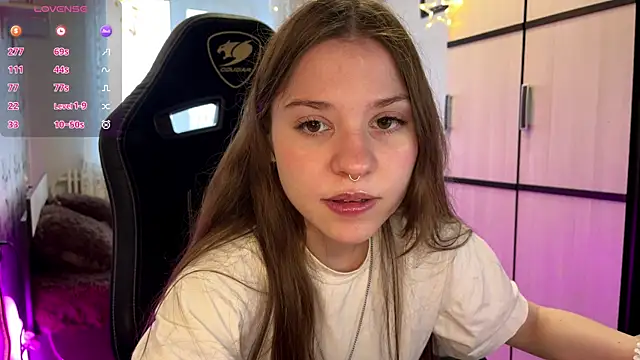 GayleLuu online show from December 2025 11:39:02 AM