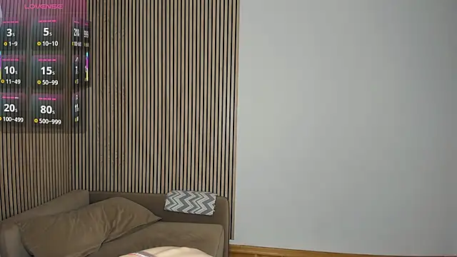 Snapshot of DesireeMillison chatting on January 2026 07:35:02 AM DesireeMillison online show from January 2026 07:35:02 AM