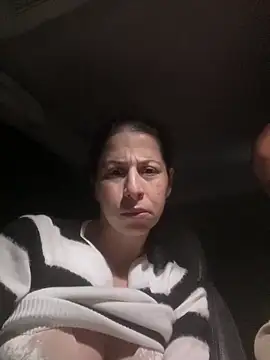 coupledeea online show from December 2025 08:58:01 PM