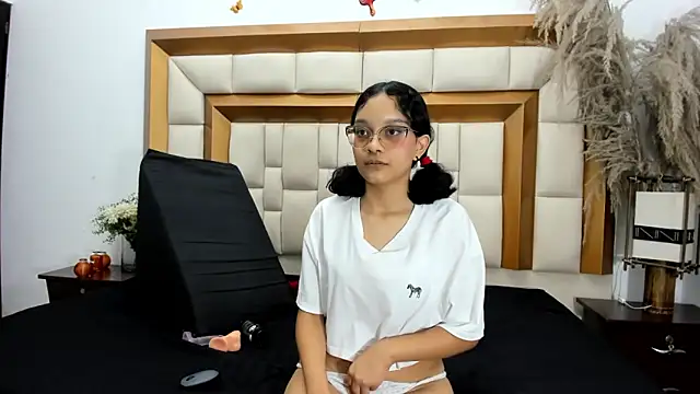 RebecaMarshall online show from February 2026 07:21:01 PM