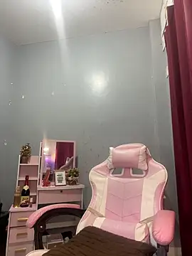 Ur hottestdella online show from February 2026 07:13:02 PM