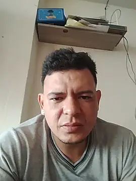 YTupapito1234 online show from June 2026 06:47:01 PM