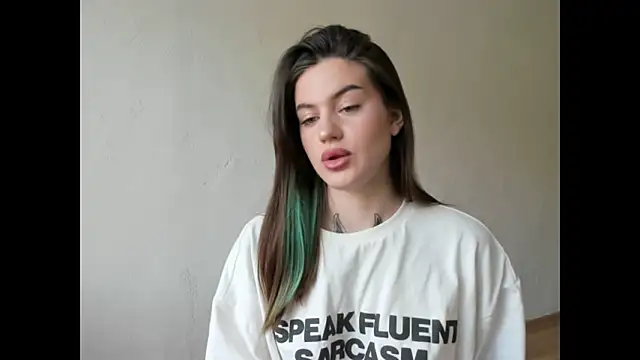 NikkieKitty online show from April 2026 12:44:02 PM