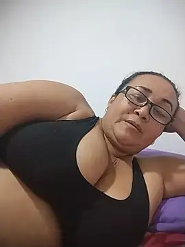 Snapshot of Nini_Love_ chatting on June 2026 06:51:02 AM Nini Love online show from June 2026 06:51:02 AM