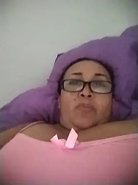 Snapshot of Nini_Love_ chatting on July 2026 09:28:02 PM Nini Love online show from July 2026 09:28:02 PM