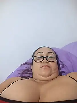 Snapshot of Nini_Love_ chatting on July 2026 04:03:02 PM Nini Love online show from July 2026 04:03:02 PM