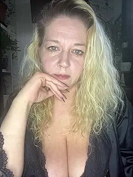 JenniferCarmen online show from April 2026 08:15:01 AM