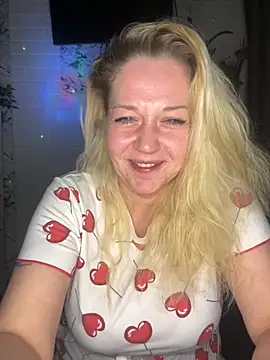 JenniferCarmen online show from April 2026 07:21:02 PM