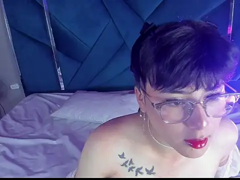 LyamMarven01 online show from December 2025 04:43:01 AM