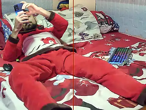 Snapshot of Pintiliescu chatting on December 2025 10:54:02 AM Pintiliescu online show from December 2025 10:54:02 AM