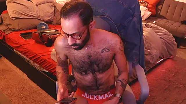 Snapshot of LilBrownPKB chatting on December 2025 08:32:02 AM LilBrownPKB online show from December 2025 08:32:02 AM