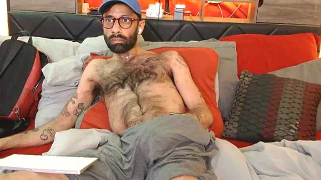 Snapshot of LilBrownPKB chatting on December 2025 08:38:02 PM LilBrownPKB online show from December 2025 08:38:02 PM