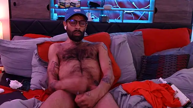 Snapshot of LilBrownPKB chatting on December 2025 09:22:02 PM LilBrownPKB online show from December 2025 09:22:02 PM