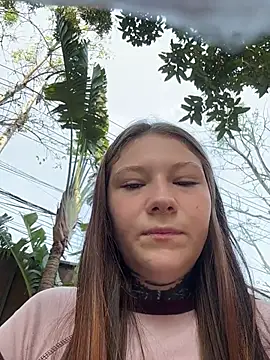 Snapshot of FionaMurr chatting on February 2026 03:54:01 AM FionaMurr online show from February 2026 03:54:01 AM