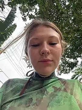 Snapshot of FionaMurr chatting on February 2026 04:09:02 AM FionaMurr online show from February 2026 04:09:02 AM