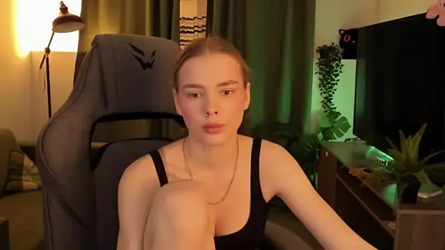 BellaHaadiid online show from January 2026 09:47:02 AM