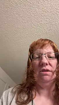 Snapshot of Lenaravenswood chatting on December 2025 06:42:02 AM Lenaravenswood online show from December 2025 06:42:02 AM