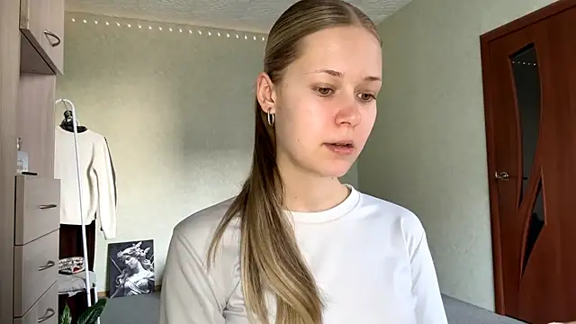 ZaidaSchwarten online show from March 2026 01:24:01 PM