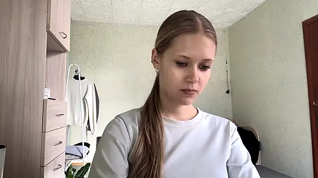 ZaidaSchwarten online show from March 2026 12:12:02 PM