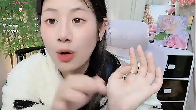 Yvonne-07 online show from January 2026 08:19:02 AM