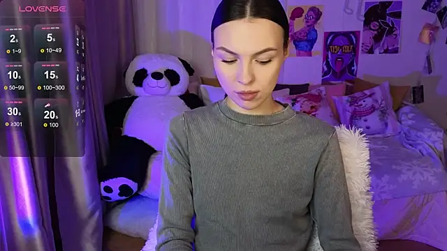 Snapshot of MaxinCarroll chatting on December 2025 10:48:01 PM MaxinCarroll online show from December 2025 10:48:01 PM