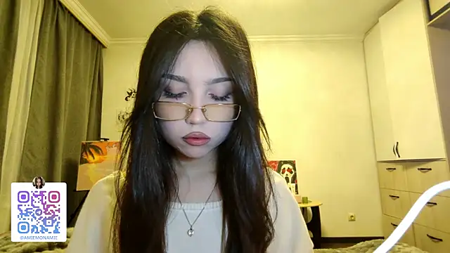 Qwami Amie online show from January 2026 03:52:02 AM