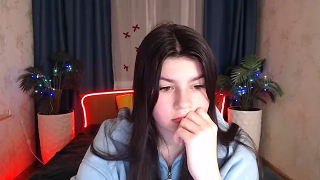 Snapshot of KisaModel chatting on December 2025 01:12:02 AM KisaModel online show from December 2025 01:12:02 AM