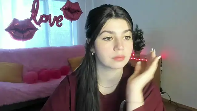 KisaModel online show from February 2026 08:02:01 AM