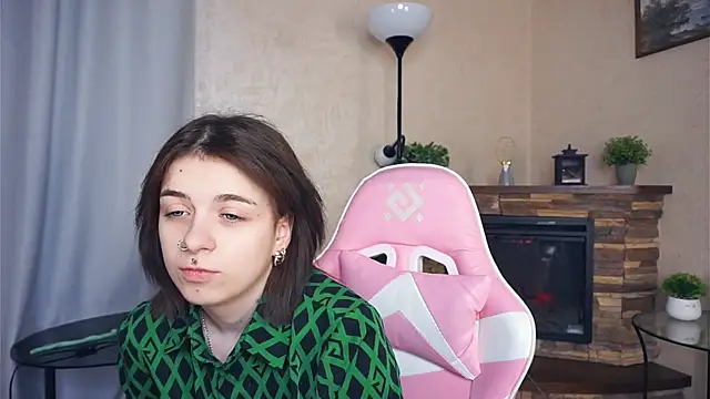 Snapshot of IleanaPishko chatting on December 2025 08:12:02 AM IleanaPishko online show from December 2025 08:12:02 AM