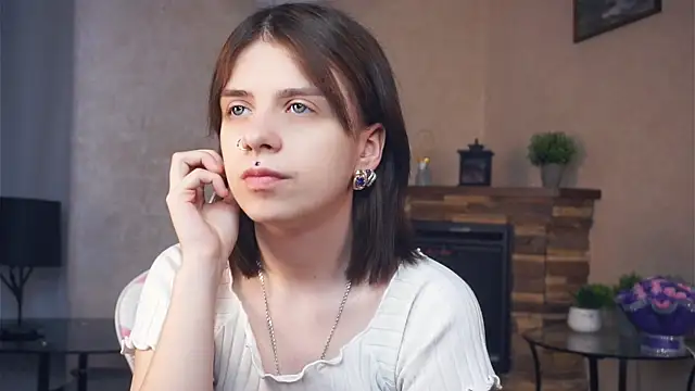 Snapshot of IleanaPishko chatting on January 2026 08:05:01 AM IleanaPishko online show from January 2026 08:05:01 AM