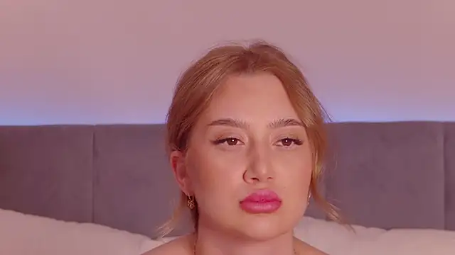 LucieBliss online show from March 2026 06:14:02 PM