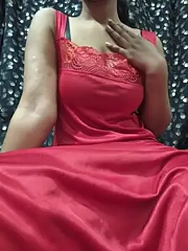 Snapshot of Rose1728 chatting on March 2026 07:54:01 PM Rose1728 online show from March 2026 07:54:01 PM