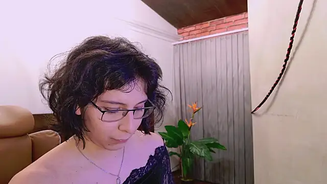 Shelly bat online show from July 2026 10:25:02 PM